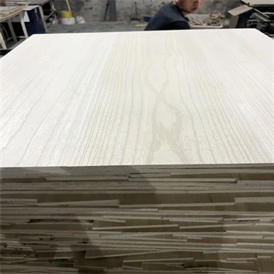 Empalme de madera de Paulownia